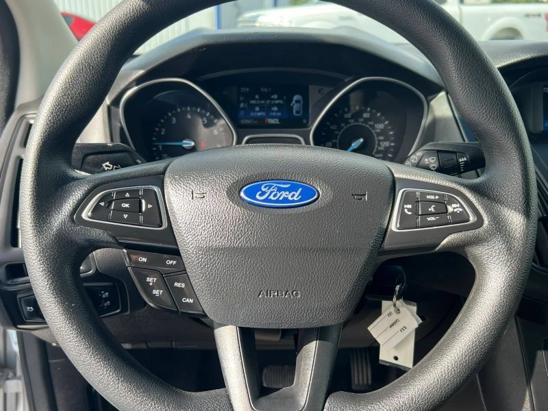 Used 2016 Ford Focus SE FWD image 28