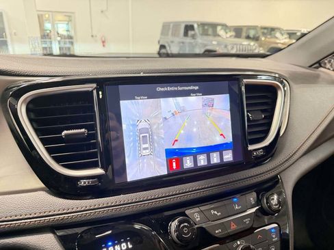 New 2026 Chrysler Pacifica Pinnacle image 36
