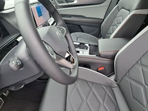 New 2026 Volkswagen Atlas Peak Edition image 19