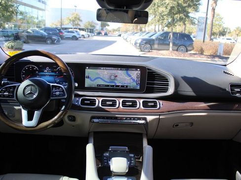 Certified 2022 Mercedes-Benz GLS 450 4MATIC image 23