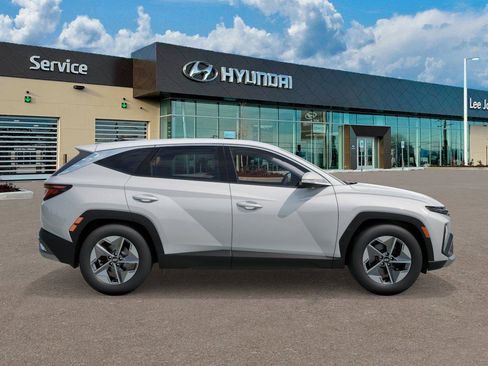 New 2026 Hyundai Tucson SEL w/ Tow & Go Package AWD/4WD image 7