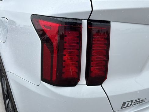 Used 2022 Kia Sorento S FWD image 28