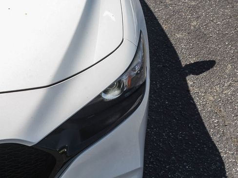 Used 2020 MAZDA MAZDA3 Hatchback FWD image 13