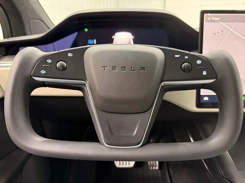 Used 2023 Tesla Model X Plaid image 22