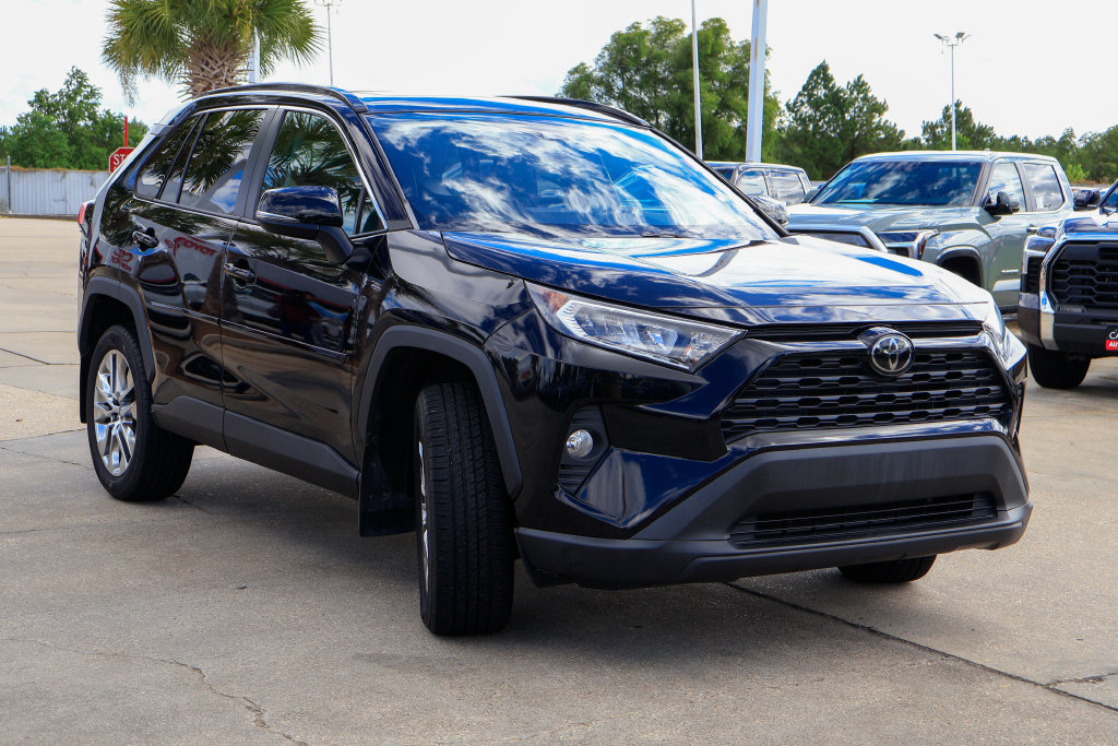 Used 2021 Toyota RAV4 XLE Premium FWD image 24