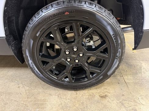 New 2025 Ford Maverick Lariat w/ Black Appearance Package image 11