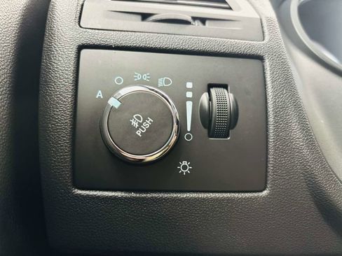 Used 2014 Dodge Challenger R/T RWD image 35