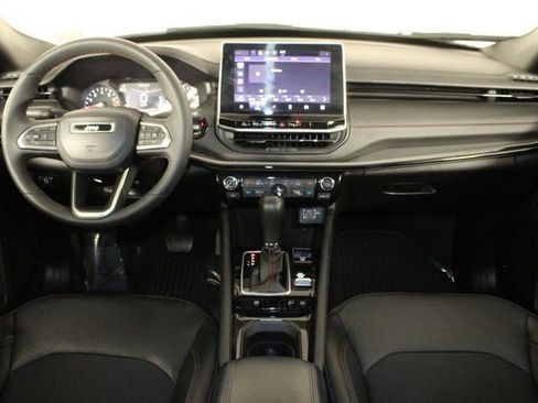 Used 2024 Jeep Compass Trailhawk AWD/4WD image 29
