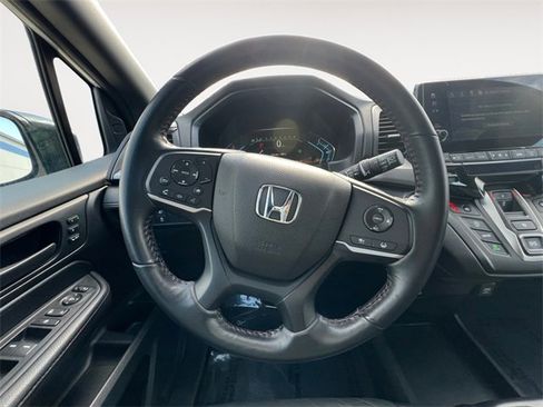 Certified 2024 Honda Odyssey Sport image 12