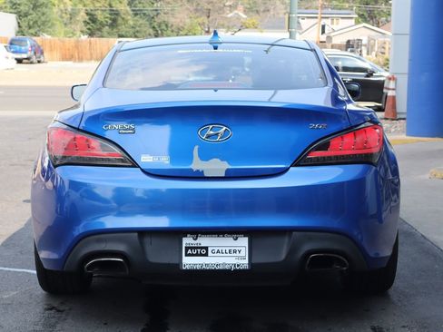 Used 2010 Hyundai Genesis 2.0T image 4