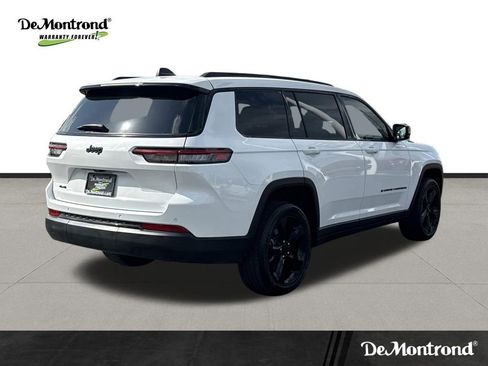 Used 2023 Jeep Grand Cherokee L Laredo image 5