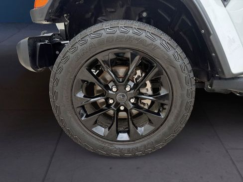 Used 2024 Jeep Gladiator Sport AWD/4WD image 14