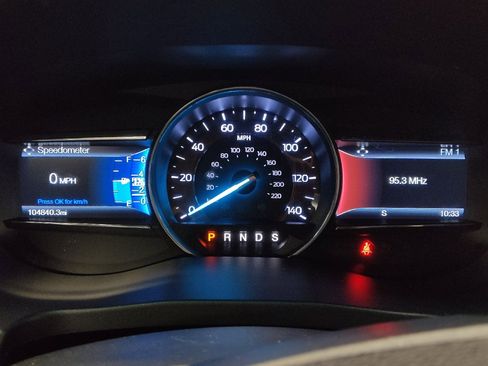 Used 2016 Ford Explorer XLT w/ Equipment Group 202A AWD/4WD image 23
