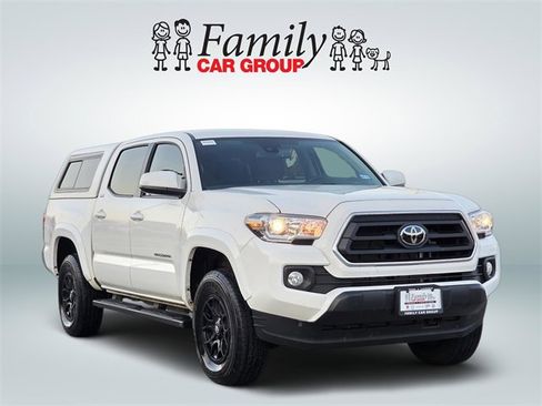 Used 2022 Toyota Tacoma SR5 image 2