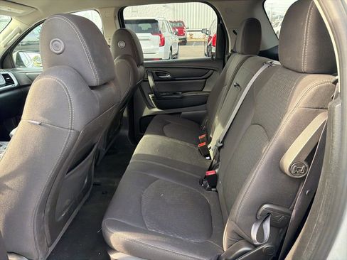 Used 2015 GMC Acadia SLE image 11