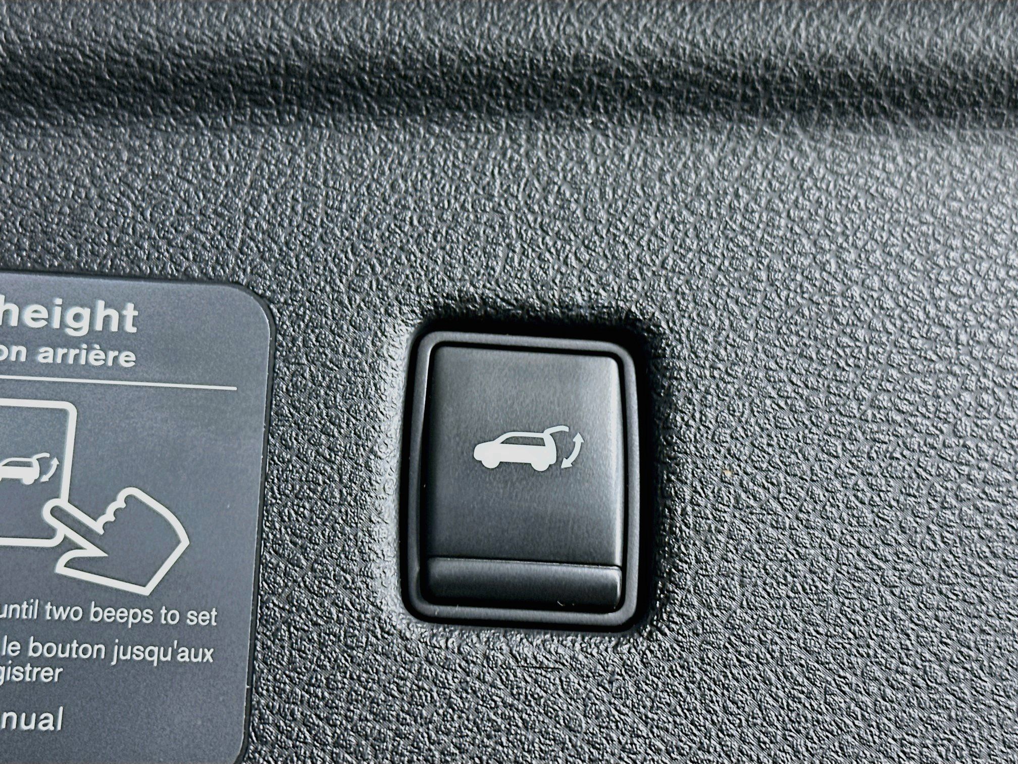 Used 2021 INFINITI QX50 Essential w/ Convenience Package FWD image 31