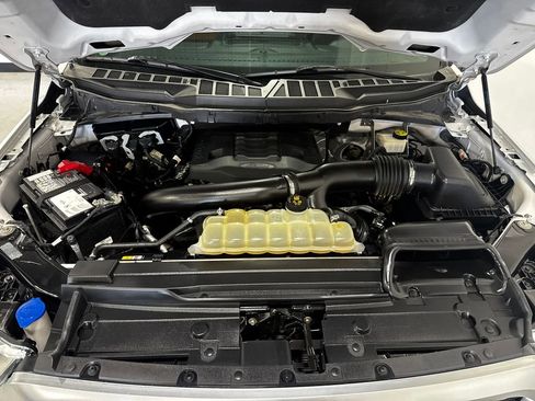 Used 2021 Ford F150 Platinum w/ FX4 Off-Road Package AWD/4WD image 11