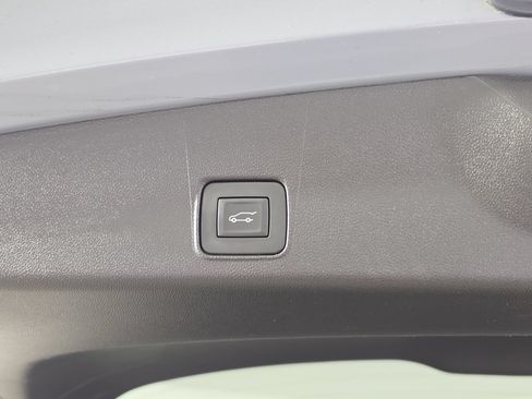 Used 2024 Chevrolet TrailBlazer RS w/ Convenience Package AWD/4WD image 14