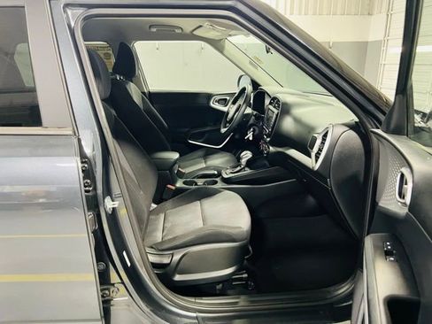 Used 2023 Kia Soul LX w/ LX Technology Package image 33
