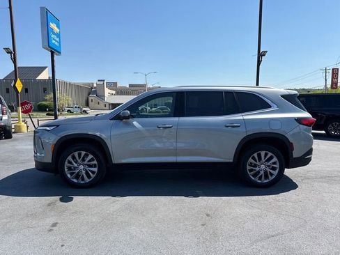 Used 2025 Buick Enclave Preferred FWD image 6