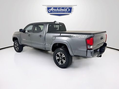 Used 2018 Toyota Tacoma TRD Sport AWD/4WD image 6
