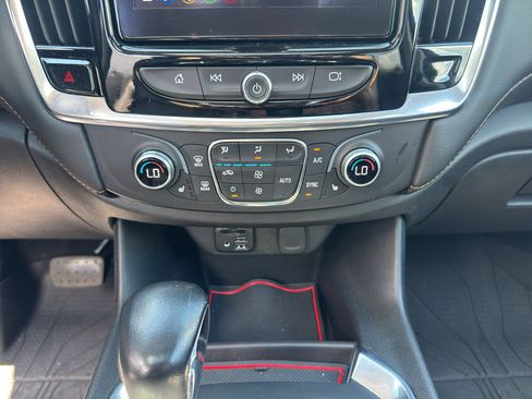 Used 2021 Chevrolet Traverse RS w/ LPO, Floor Liner Package AWD/4WD image 15
