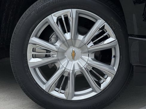 New 2026 Chevrolet Silverado 1500 High Country AWD/4WD image 9