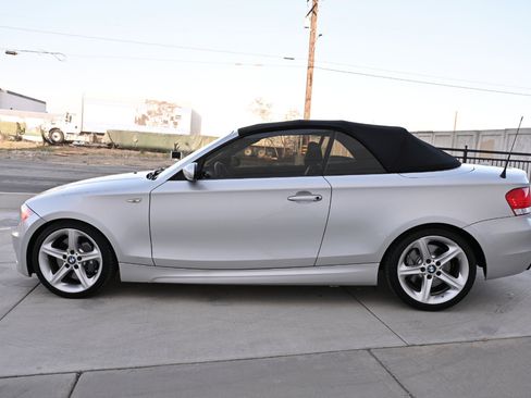 Used 2008 BMW 135i Convertible RWD image 4