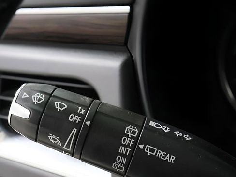 Used 2021 Chevrolet Tahoe LT image 17