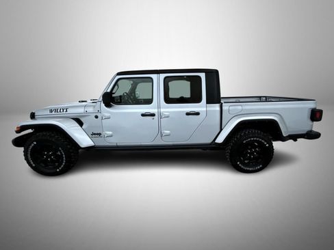 Used 2022 Jeep Gladiator Willys image 8