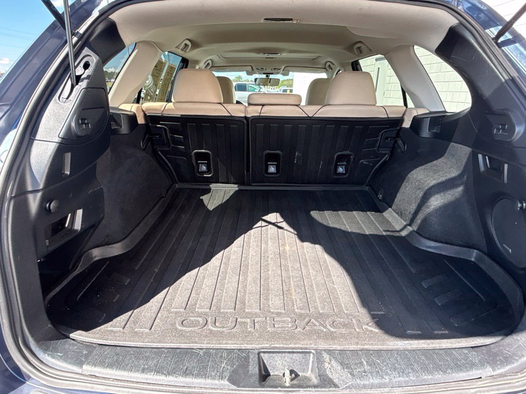 Used 2017 Subaru Outback 3.6R Limited AWD/4WD image 32