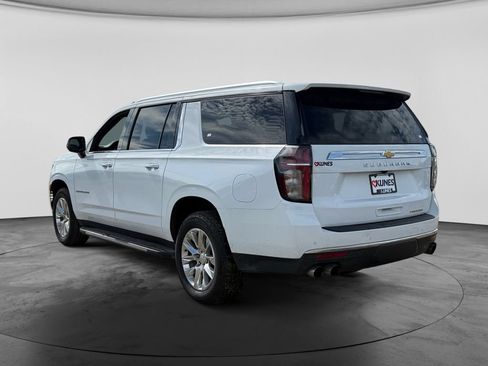 Used 2022 Chevrolet Suburban Premier AWD/4WD image 8