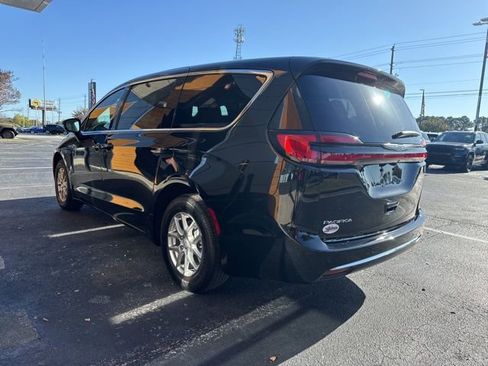 New 2026 Chrysler Pacifica Select image 25