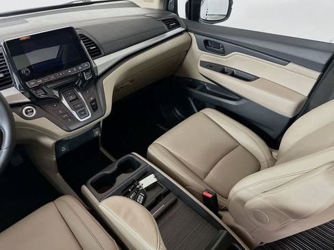 Used 2024 Honda Odyssey EX-L image 11
