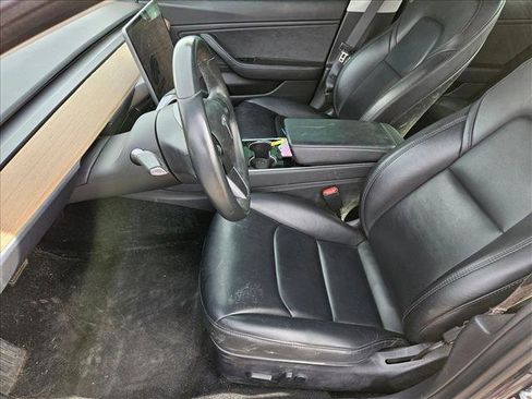 Used 2018 Tesla Model 3 Mid Range image 12