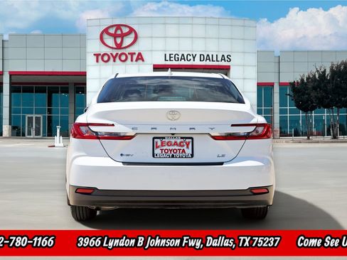 Used 2025 Toyota Camry LE w/ Convenience Package FWD image 9