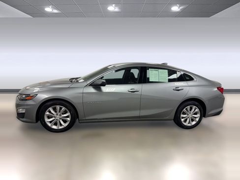 Used 2025 Chevrolet Malibu LT FWD image 2
