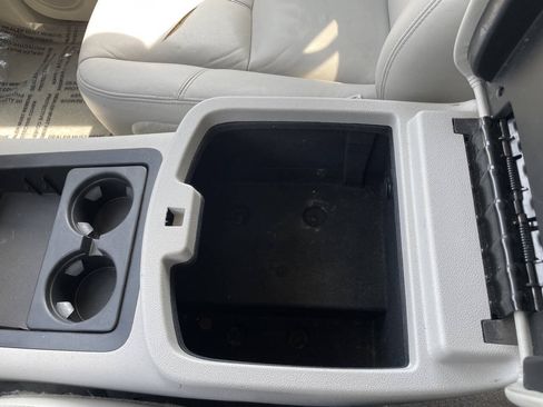 Used 2010 Chevrolet Suburban LT AWD/4WD image 19