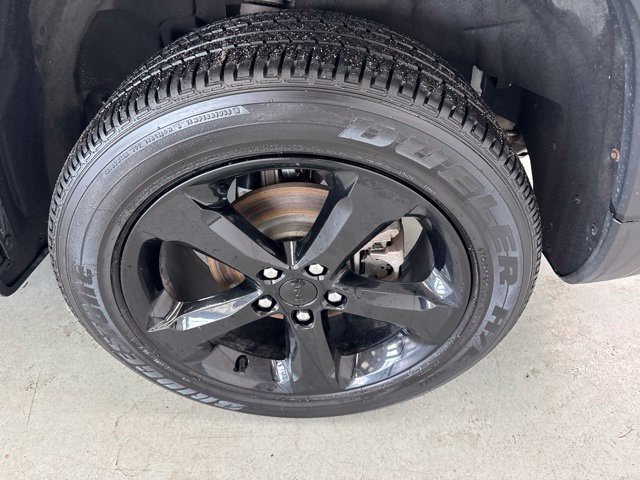 Used 2023 Jeep Grand Cherokee Altitude AWD/4WD image 8