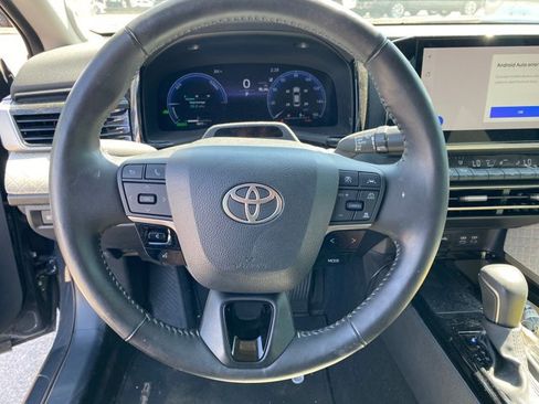 Used 2025 Toyota Camry XLE w/ Premium Plus Package FWD image 7