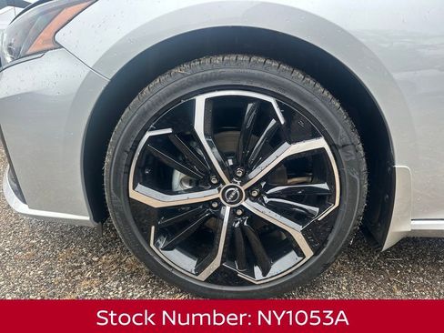 New 2025 Nissan Altima 2.5 SR w/ SR Premium Package image 7