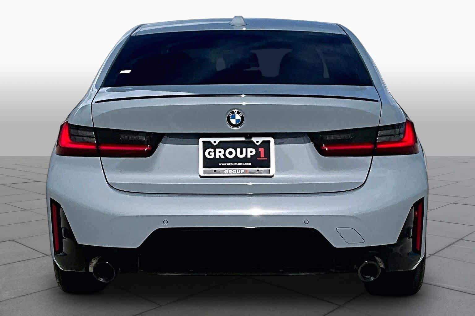 Used 2026 BMW 330i Sedan w/ M Sport Package RWD image 4