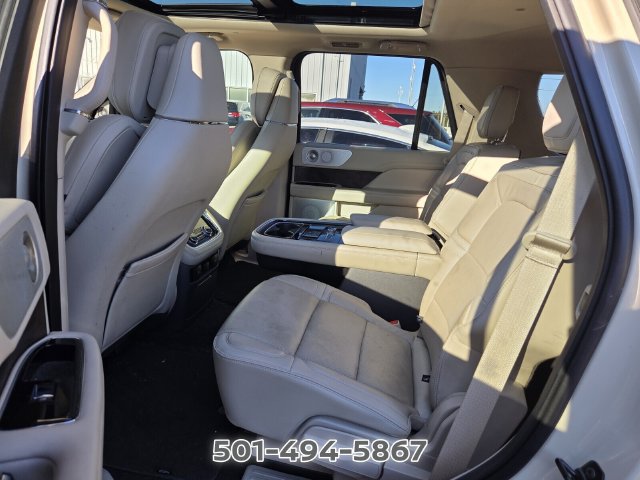 Used 2018 Lincoln Navigator Reserve w/ Technology Package AWD/4WD image 9