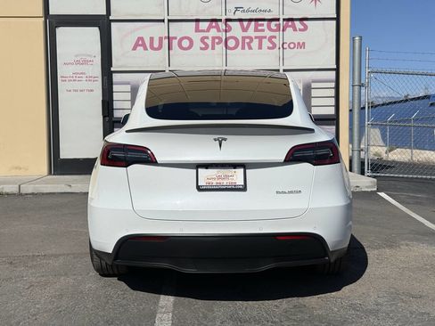 Used 2022 Tesla Model Y Performance image 8