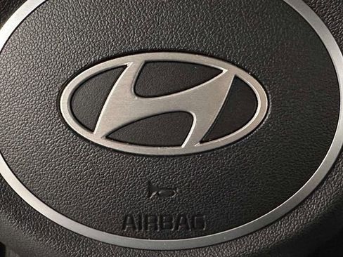 Used 2025 Hyundai Elantra Limited w/ Cargo Package FWD image 28