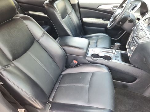 Used 2020 Nissan Pathfinder SL FWD image 12