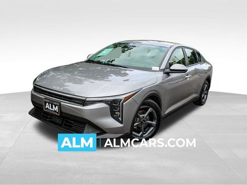 Used 2025 Kia K4 FWD image 1