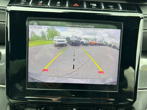 Used 2022 Jeep Grand Cherokee L Laredo AWD/4WD image 27