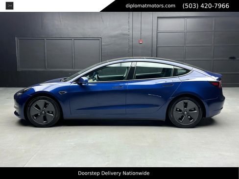 Used 2021 Tesla Model 3 Standard Range Plus image 3