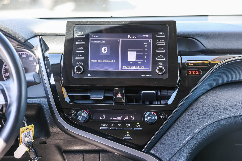 Certified 2024 Toyota Camry SE FWD image 3